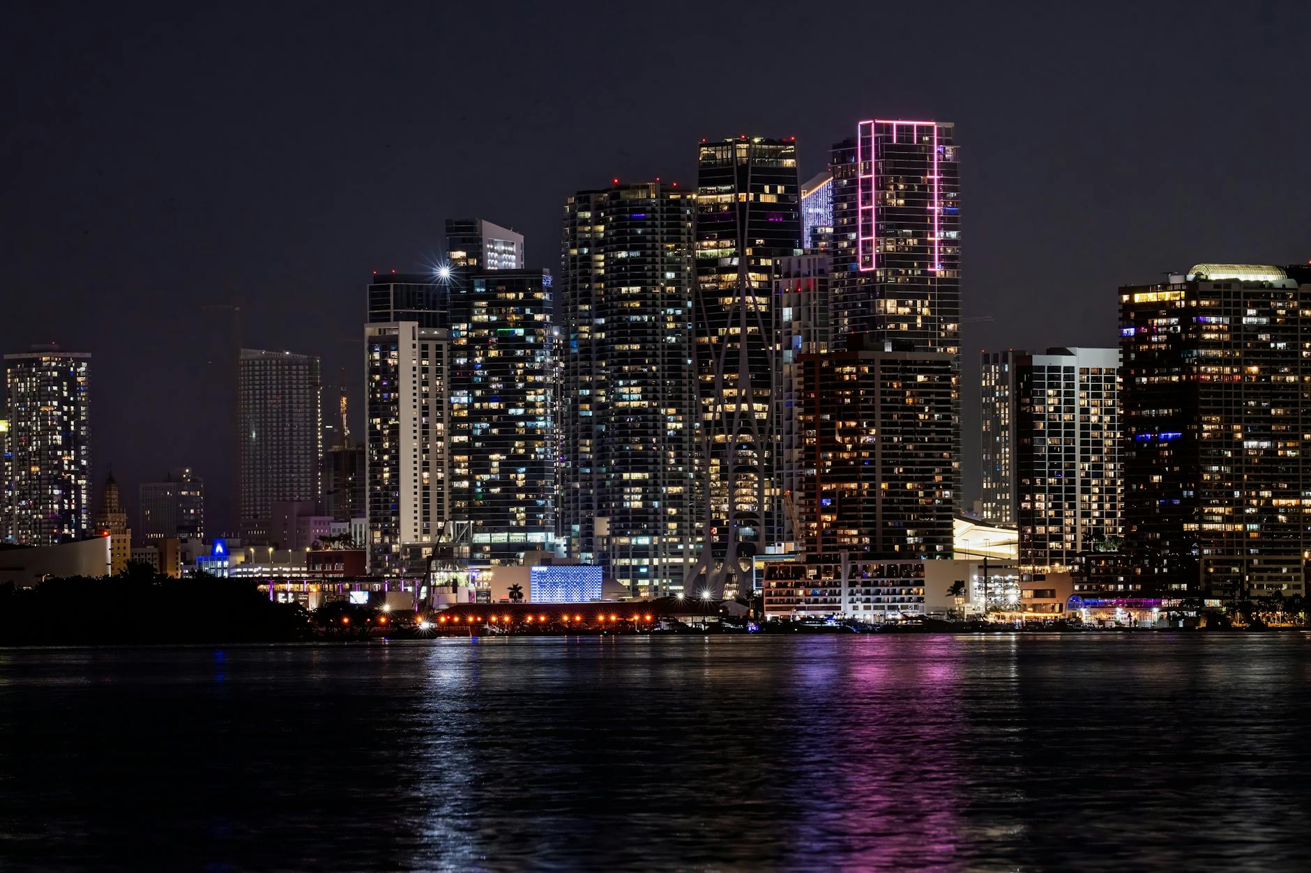 Smile Dental Center clinic in Miami, FL